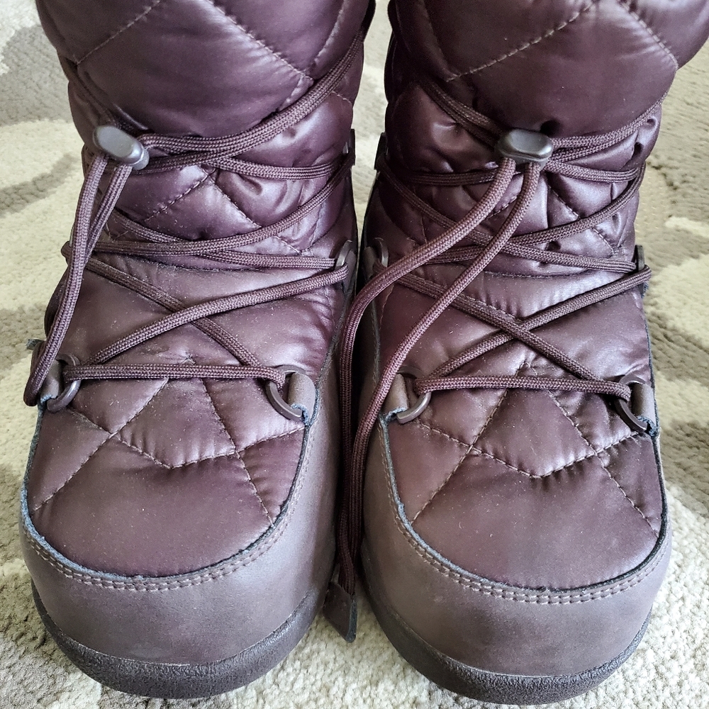 UGG thinsulate waterproof boots - Picture 2 of 9